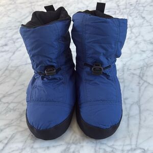 REI Boys Size 10/11 Snow Winter Rain Boots Slippers Waterproof Blue